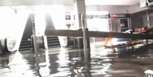 108 yıllık New York metrosu sular altında