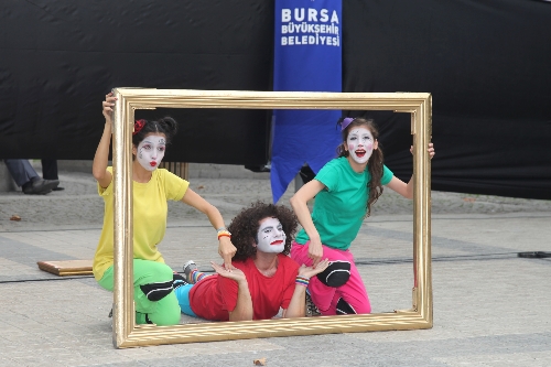 17. Uluslararası Bursa Çocuk ve Gençlik Tiyatroları Festivali başladı