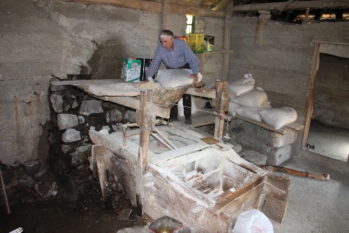 200 yıllık su değirmeni teknolojiye meydan okuyor