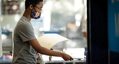 Kaliforniya'daki Siyahi Kadınların Karşılaştığı Zorluklar: Anket Bulguları ve Sosyoekonomik Mücadeleler