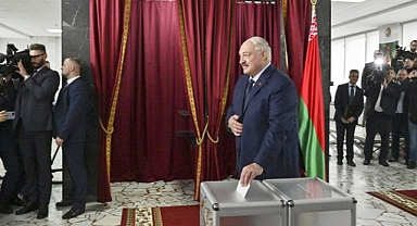 Resmi çıkış anketlerine göre Lukashenko oyların %87,60'ını alarak yeniden seçildi