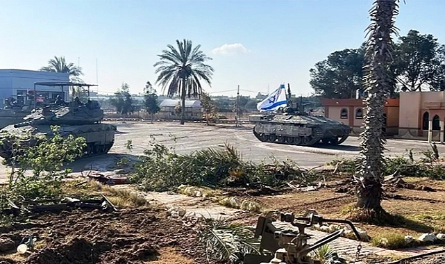 Mısır Ordusu Tam Teçhizatlı Gazze Sınırında Konuşlanıyor