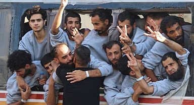 Hayalet Şehir Gazze: Serbest Kalan Filistinliler Yıkım ve Yasla Karşılandı