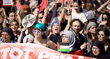  İspanya Halkı İsrail’e Karşı Ayağa Kalktı: “Sessizlik Suça Ortaklıktır”