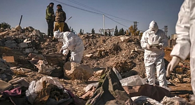 Suriye’de Toplu Mezar: Esad Döneminde Katledilen Binlerce Sivilin Kayıp Cesetleri Bulundu