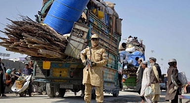 Türkiye arabuluculuğunda Pakistan ve Afganistan İstanbul'da ateşkesi görüşüyor