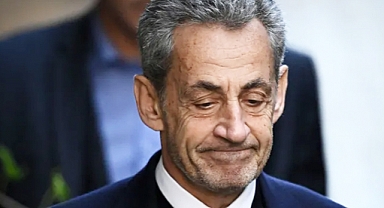 Bir Hücre ve İki Kitap: Sarkozy Hapishanede Günlerini Nasıl Geçirecek?