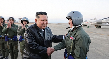 Kim Jong Un, Hava Kuvvetlerini “Yeni Stratejik Askeri Varlıklarla” Donatma Sözü Verdi