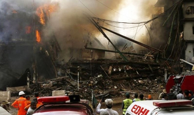 Pakistan’ta alışveriş merkezi yangınında can kaybı 21’e yükseldi