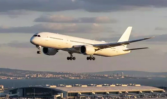 EgyptAir Uçağı İstanbul’a Acil İniş Yaptı