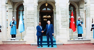 Erdoğan ve Somali Cumhurbaşkanı İstanbul'da bir araya gelerek stratejik bağları derinleştirme sözü verdiler.