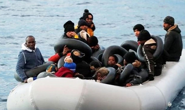 Türkiye'nin Ege Kıyılarında Göçmen Botu Battı