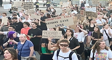 Kiev'de Binlerce Kişiden