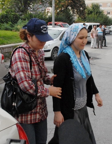3 yaşındaki çocuğun ölümünden sorumlu tutulan üvey anne, adliyeye sevk edildi