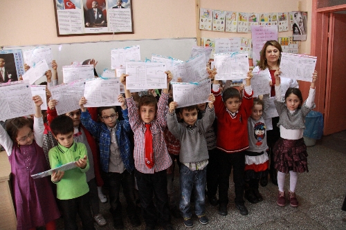 4+4+4'ün ilk öğrencileri karnelerini aldı