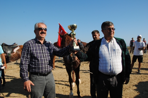 6. Side Geleneksel Rahvan At Yarışları birincisi, Konya'dan Küçükmeral oldu