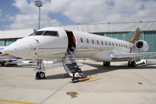 65 milyon dolarlık jet, fuarın gözdesi oldu