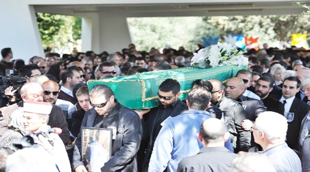 Can Polat Denktaş babasını yanına defnedildi