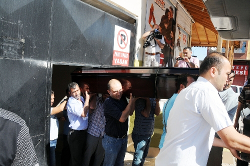 Rehine krizinde ölen Türk, Gaziantep'te toprağa verildi