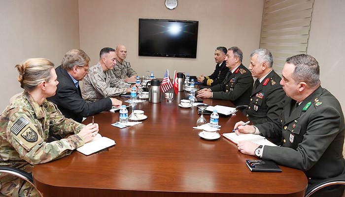 Orgeneral Akar, ABD'li mevkidaşıyla İncirlik'te görüştü