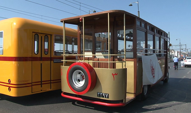 Nostaljik otobüsler bayram turuna çıktı
