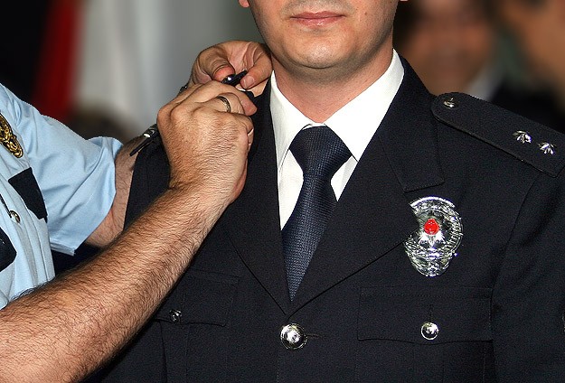 Emniyet personelinin yurt dışı görev süresi 1 yıla indirildi