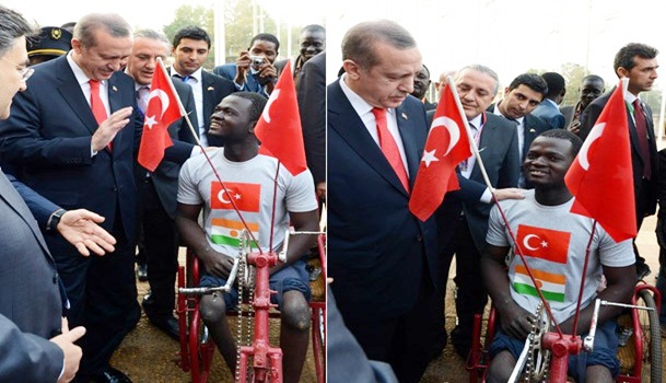 Erdoğan'dan Tahir'e akülü sandalye