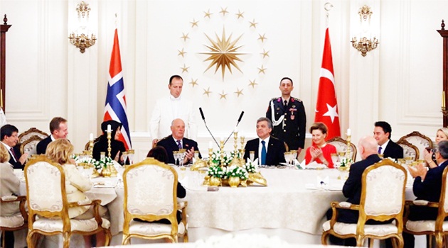 Köşk'te Kral V. Harald onuruna yemek verildi