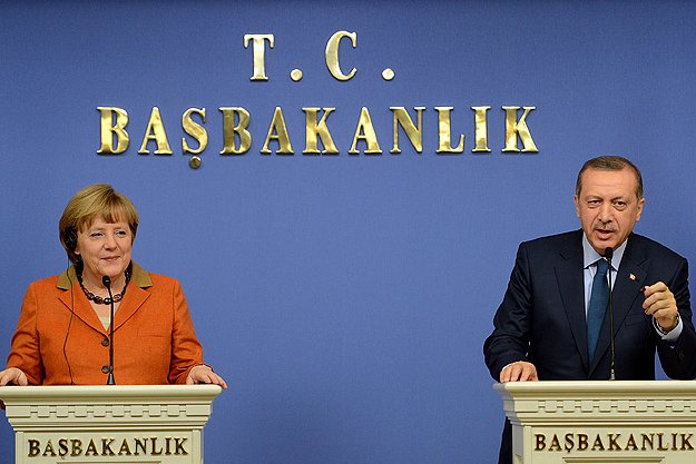 İngiltere'deki tutuklu gazetecileri neden soruşturmuyorsunuz?