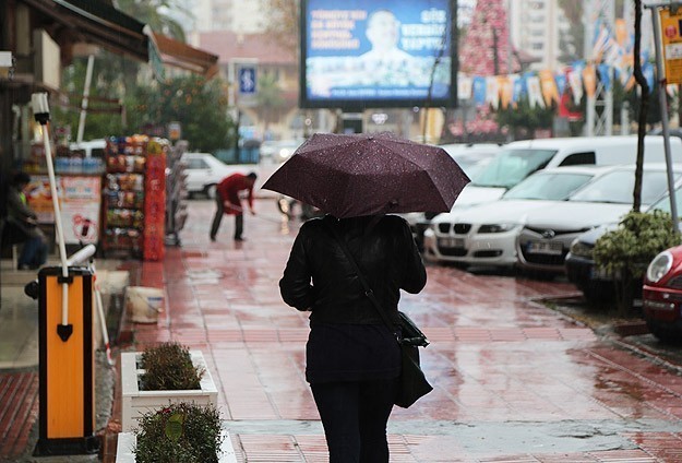 Ilık ve yağışlı hava geliyor