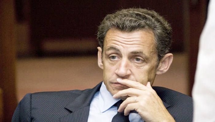 Sarkozy, göçmenleri mutfakta patlayan su borusuna benzetti