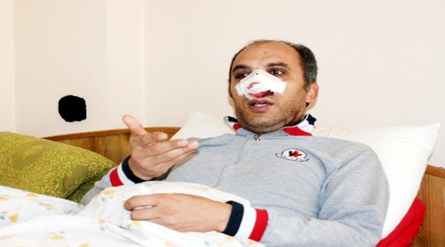 Eylemciler, 'sivil polis' diye öğretmeni hastanelik etti