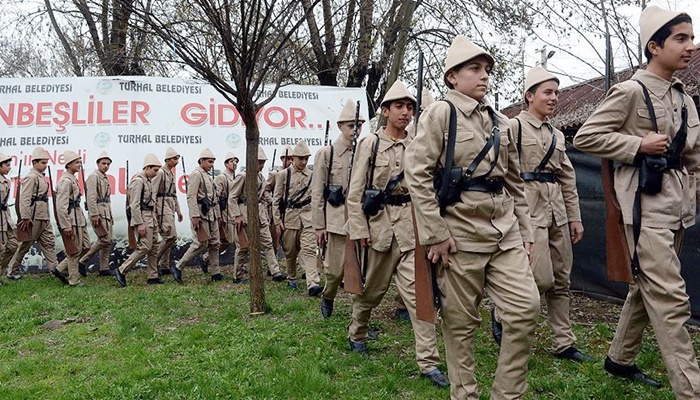 'Onbeşliler' Çanakkale yolunda