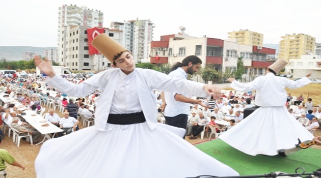 Kozan'da yapılan 5 bin kişilik Hoca Ahmet Yesevi Camii ibadete açıldı