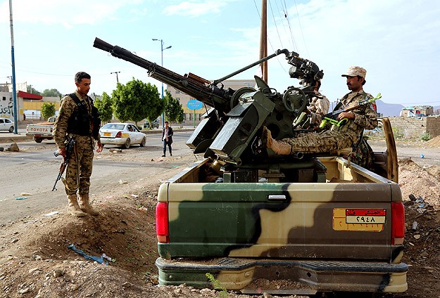 Yemen ordusu ve Husi militanlar arasında çatışma: 60 ölü