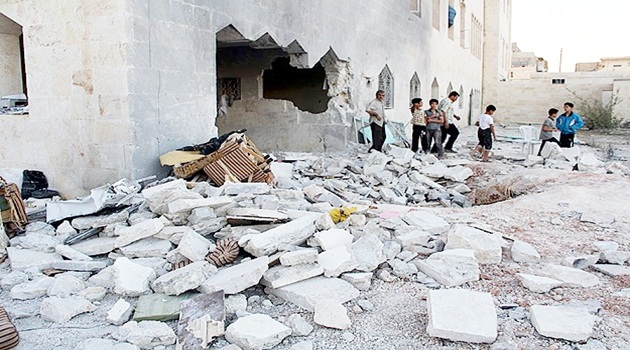 Esed güçleri camiyi bombaladı