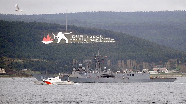 ABD savaş gemisi Çanakkale Boğazı'ndan geçti