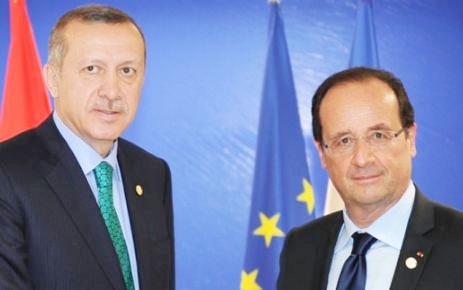 Hollande da Sarkozy'nin izinde...