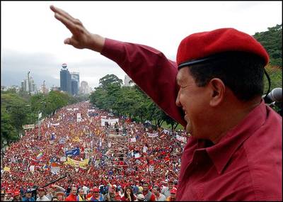 Chavez 'ustalık dönemi' için meydanlarda