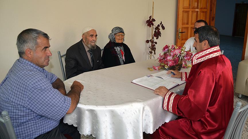 Kahramanmaraş'ta 77 yıllık aşk hikayesi evlilikle sonuçlandı