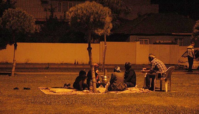 İzmirliler sahur için parkları tercih etti