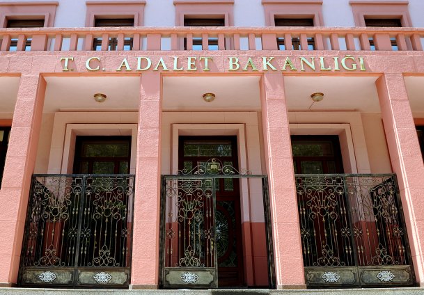 BM'den Adalet Bakanlığı'na iki ödül