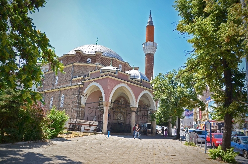 Depremden hasar gören Banya Başı Camii onarılıyor