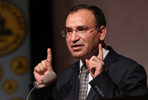 'Demokratikleşmeyle mantalite değişmiyor'