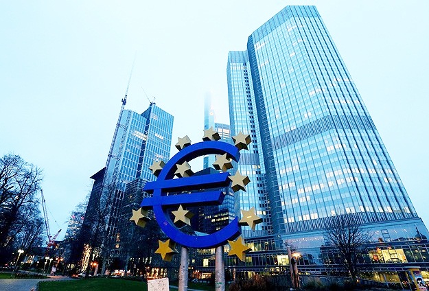 ECB'den faiz ve parasal genişleme hamlesi beklenmiyor