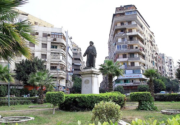 Kahire'de 'Lazoğlu' heykeli