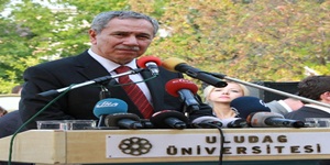 Arınç: 4 +4+ 4 ile Türkiye'yi 8 yıllık kesintisiz eğitimden kurtardık