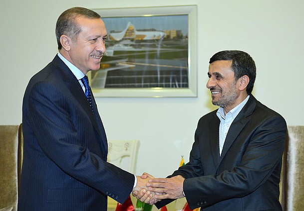 Ahmedinejad ile görüştü