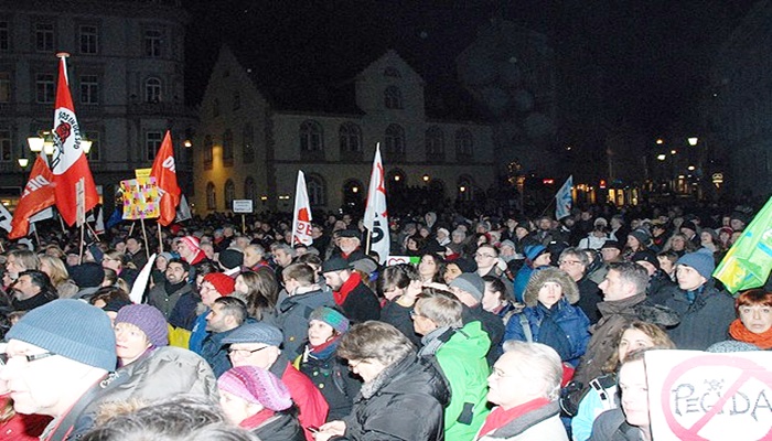 Almanya'da PEGIDA protesto edildi