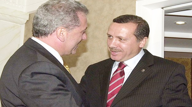 20 yıllık dostu Avramopulos Erdoğan'ı kutladı